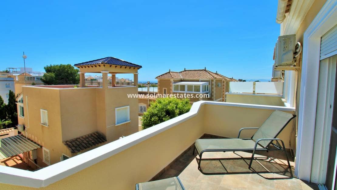 3 quarto Moradia Geminada para venda em Villamartin com piscina - 219 000 € (Ref: 9838251)