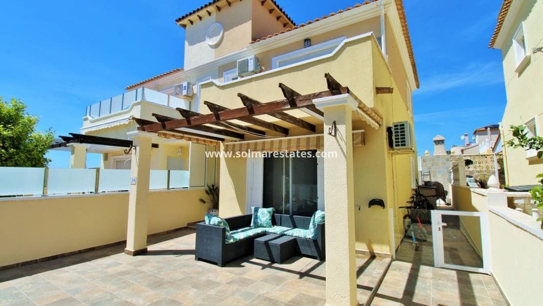 3 quarto Moradia Geminada para venda em Villamartin com piscina - 219 000 € (Ref: 9838251)