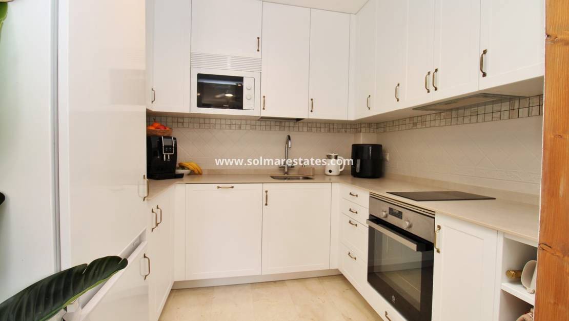 3 bedroom Terraced Villa for sale in Villamartin with pool - € 269,500 (Ref: 9838254)