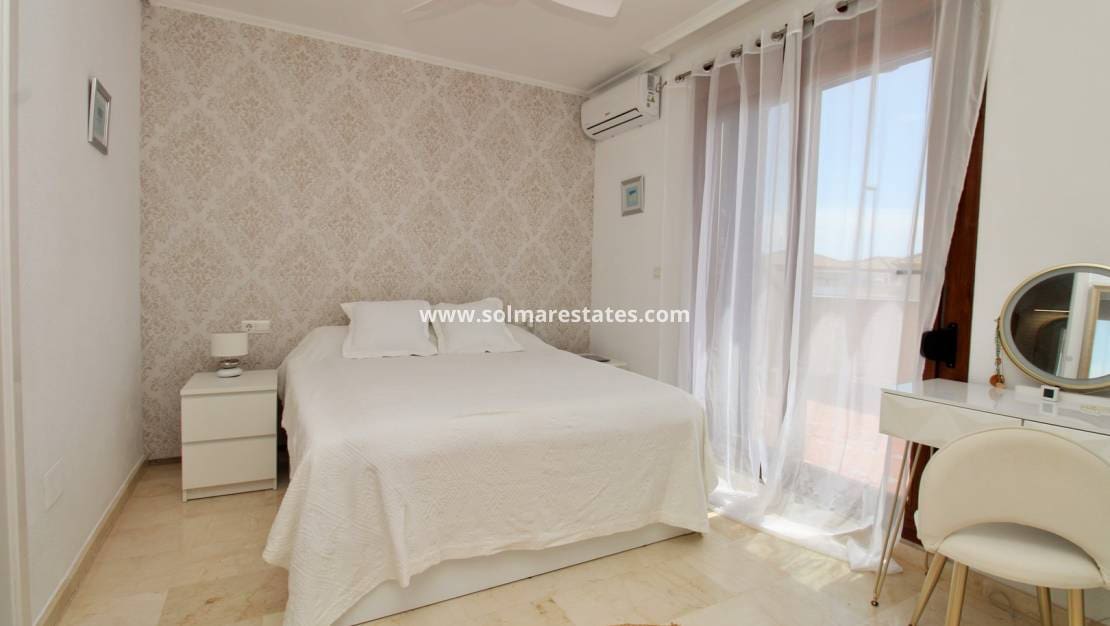 3 bedroom Terraced Villa for sale in Villamartin with pool - € 269,500 (Ref: 9838254)