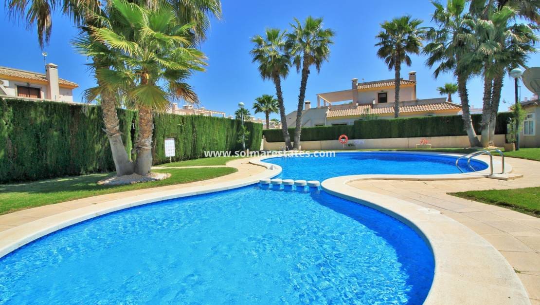 3 bedroom Terraced Villa for sale in Villamartin with pool - € 269,500 (Ref: 9838254)