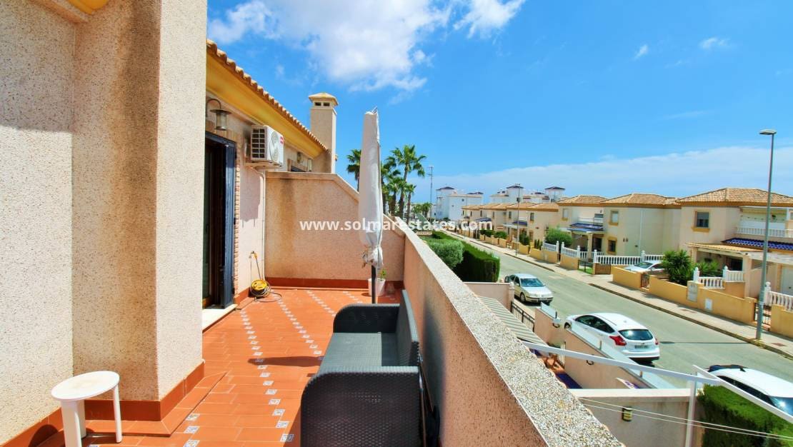 3 bedroom Terraced Villa for sale in Villamartin with pool - € 269,500 (Ref: 9838254)