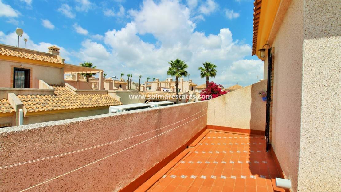 3 bedroom Terraced Villa for sale in Villamartin with pool - € 269,500 (Ref: 9838254)