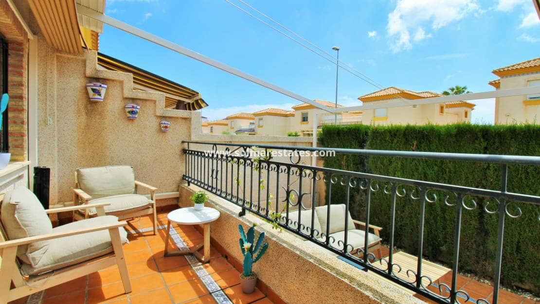 3 bedroom Terraced Villa for sale in Villamartin with pool - € 269,500 (Ref: 9838254)