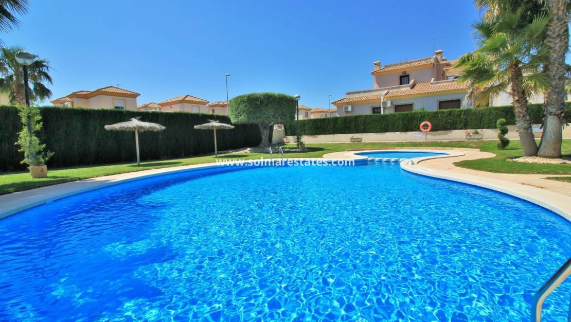 3 bedroom Terraced Villa for sale in Villamartin with pool - € 269,500 (Ref: 9838254)