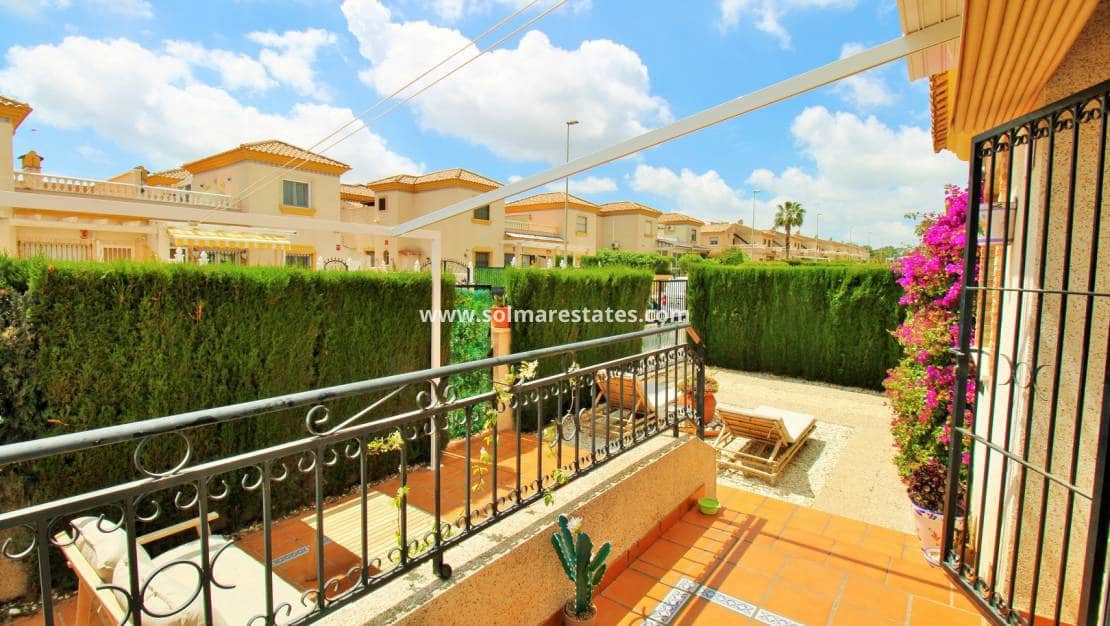 3 bedroom Terraced Villa for sale in Villamartin with pool - € 269,500 (Ref: 9838254)