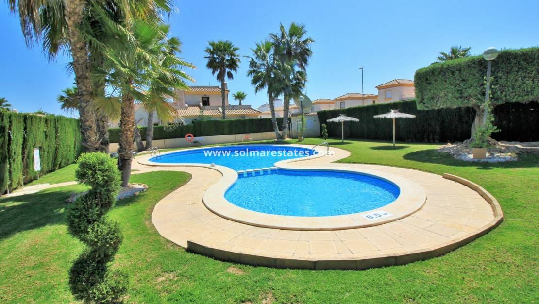 3 bedroom Terraced Villa for sale in Villamartin with pool - € 269,500 (Ref: 9838254)