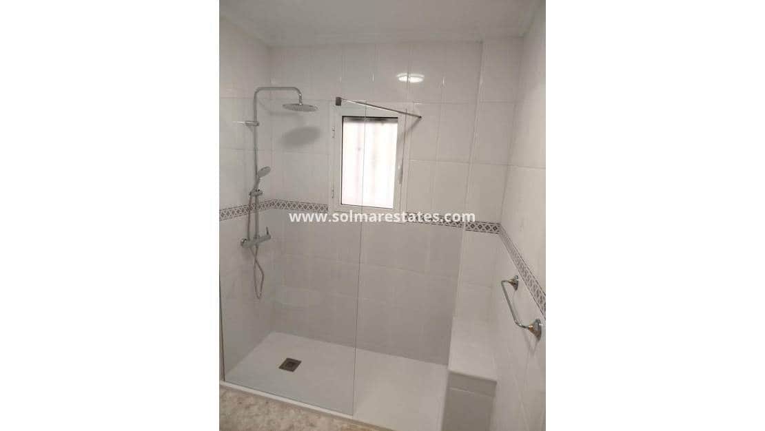 2 soveværelse Lejlighed til salg i La Marquesa med swimmingpool - € 144.995 (Ref: 9841404)