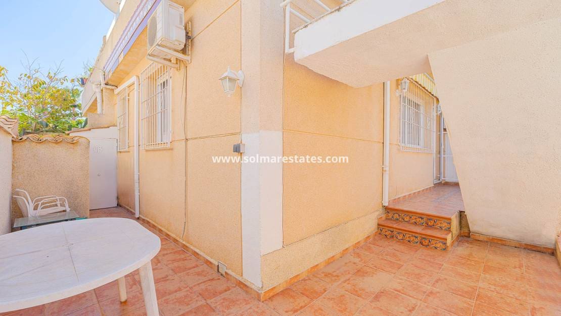 2 Zimmer Bungalow zu verkaufen in Los Altos mit Pool - 165.000 € (Ref: 9841406)