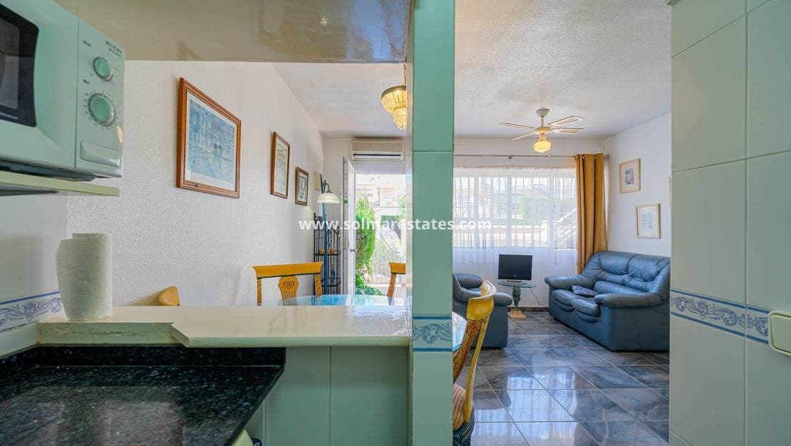 2 Zimmer Bungalow zu verkaufen in Los Altos mit Pool - 165.000 € (Ref: 9841406)
