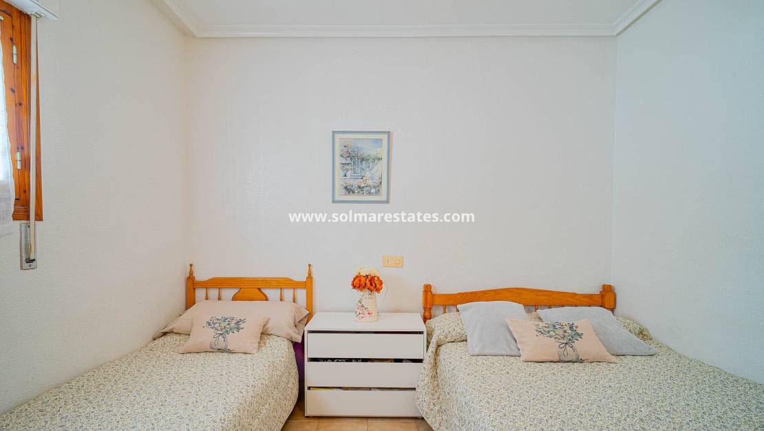 2 chambre Appartement à vendre à Punta Prima avec piscine - 170 000 € (Ref: 9841407)