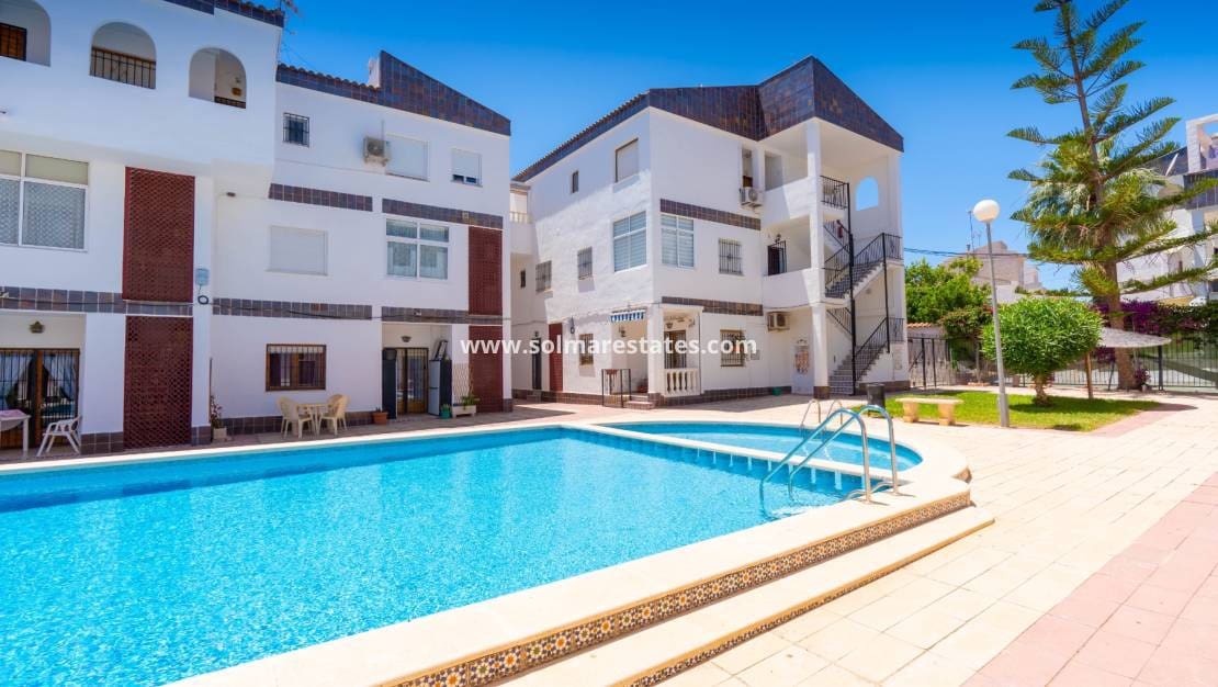 2 chambre Appartement à vendre à Punta Prima avec piscine - 170 000 € (Ref: 9841407)