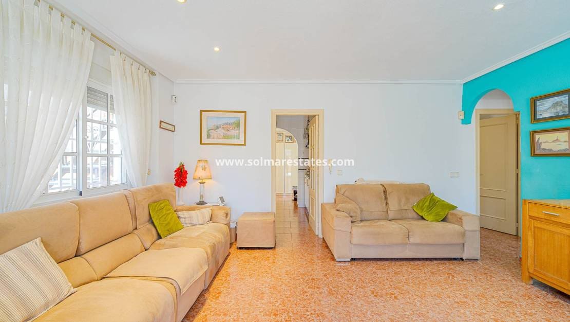 2 chambre Villa/Maison à vendre à Punta Prima avec piscine - 235 000 € (Ref: 9841408)