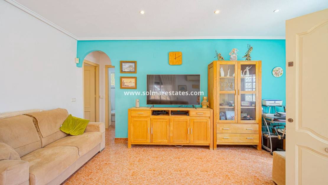 2 chambre Villa/Maison à vendre à Punta Prima avec piscine - 235 000 € (Ref: 9841408)