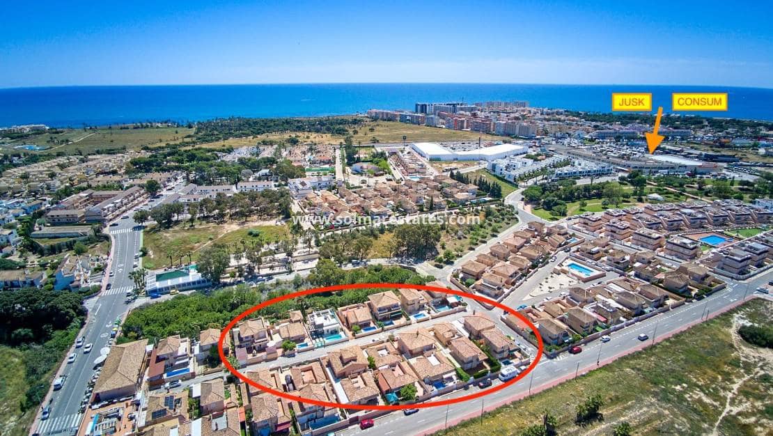 2 chambre Villa/Maison à vendre à Punta Prima avec piscine - 235 000 € (Ref: 9841408)
