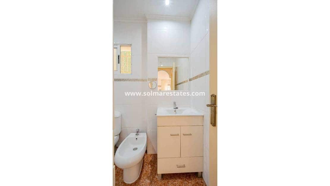2 chambre Villa/Maison à vendre à Punta Prima avec piscine - 235 000 € (Ref: 9841408)