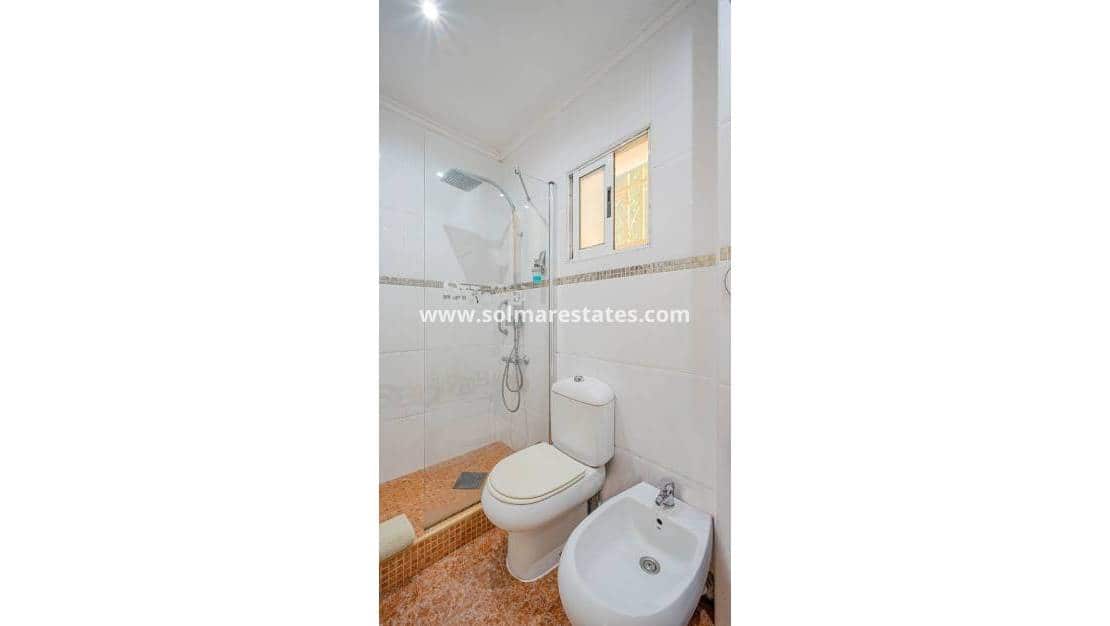 2 chambre Villa/Maison à vendre à Punta Prima avec piscine - 235 000 € (Ref: 9841408)