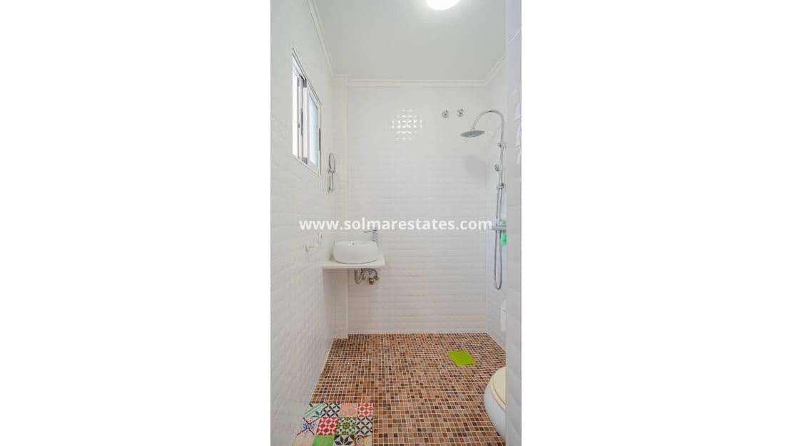 2 chambre Villa/Maison à vendre à Punta Prima avec piscine - 235 000 € (Ref: 9841408)