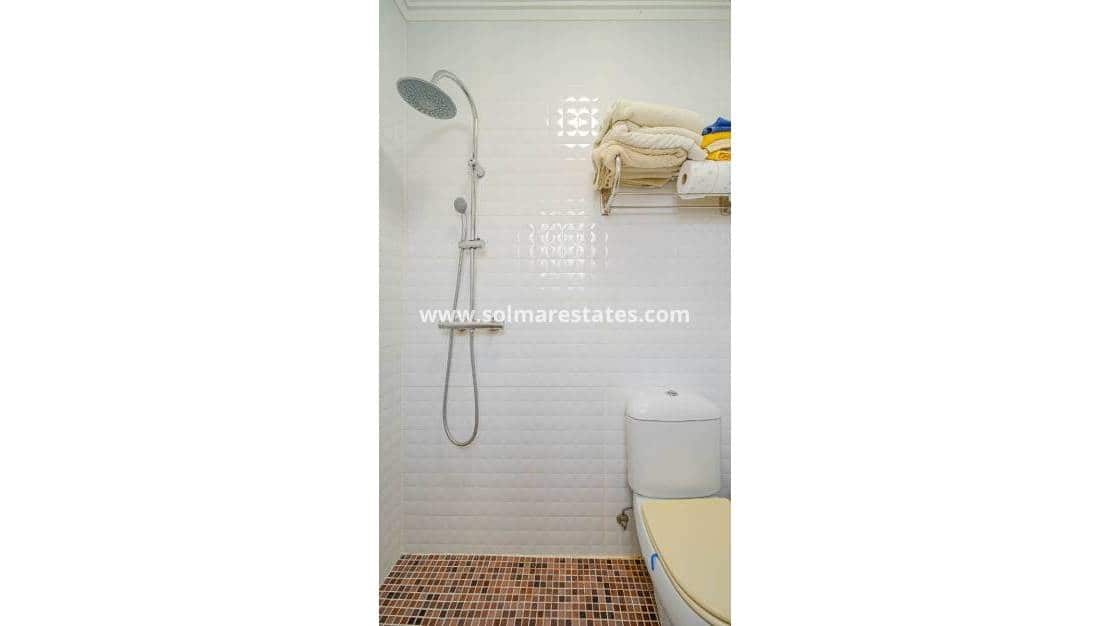 2 chambre Villa/Maison à vendre à Punta Prima avec piscine - 235 000 € (Ref: 9841408)