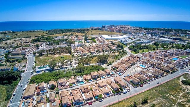 2 chambre Villa/Maison à vendre à Punta Prima, Torrevieja avec piscine - 235 000 € (Ref: 9841408)