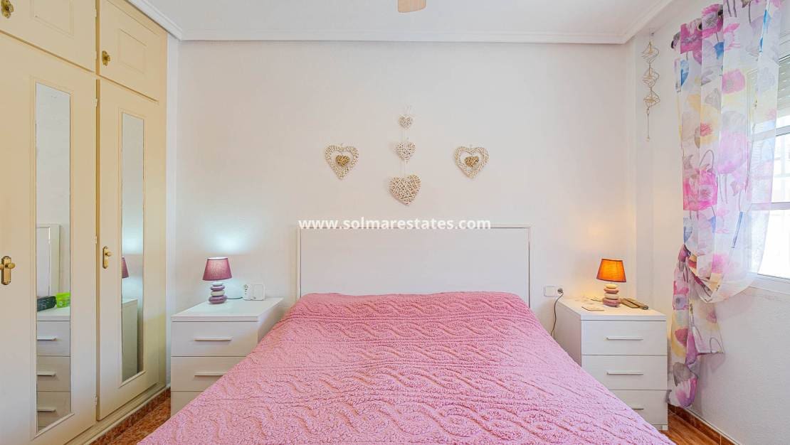 2 chambre Villa/Maison à vendre à Punta Prima avec piscine - 235 000 € (Ref: 9841408)
