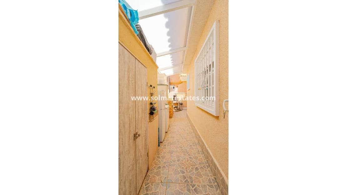 2 chambre Villa/Maison à vendre à Punta Prima avec piscine - 235 000 € (Ref: 9841408)
