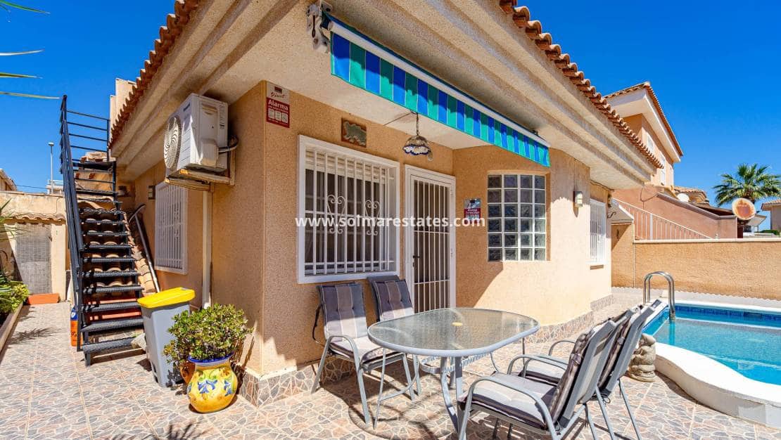 2 chambre Villa/Maison à vendre à Punta Prima avec piscine - 235 000 € (Ref: 9841408)