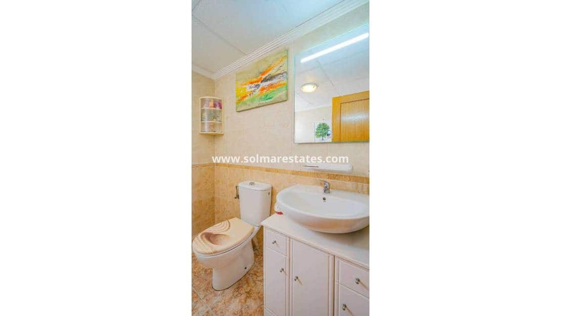3 soveværelse Rækkehus til salg i Orihuela Costa med swimmingpool - € 265.000 (Ref: 9841409)