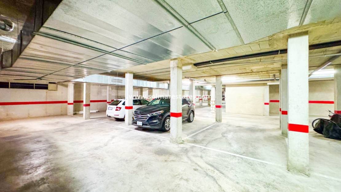3 soveværelse Rækkehus til salg i Orihuela Costa med swimmingpool - € 265.000 (Ref: 9841409)