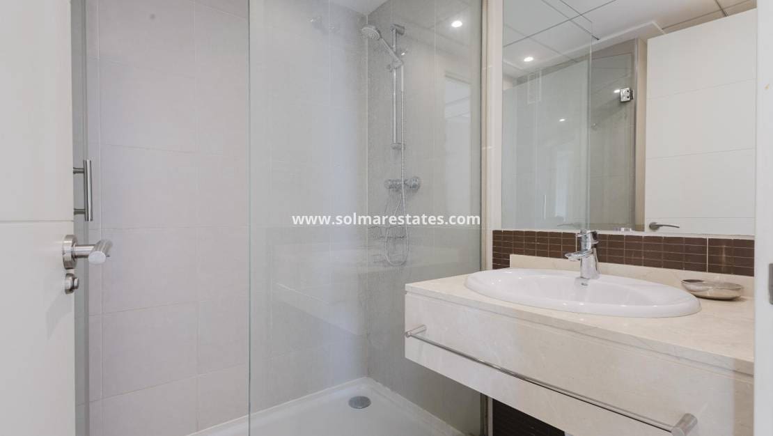 2 chambre Appartement à vendre à Campoamor avec piscine - 315 000 € (Ref: 9844205)