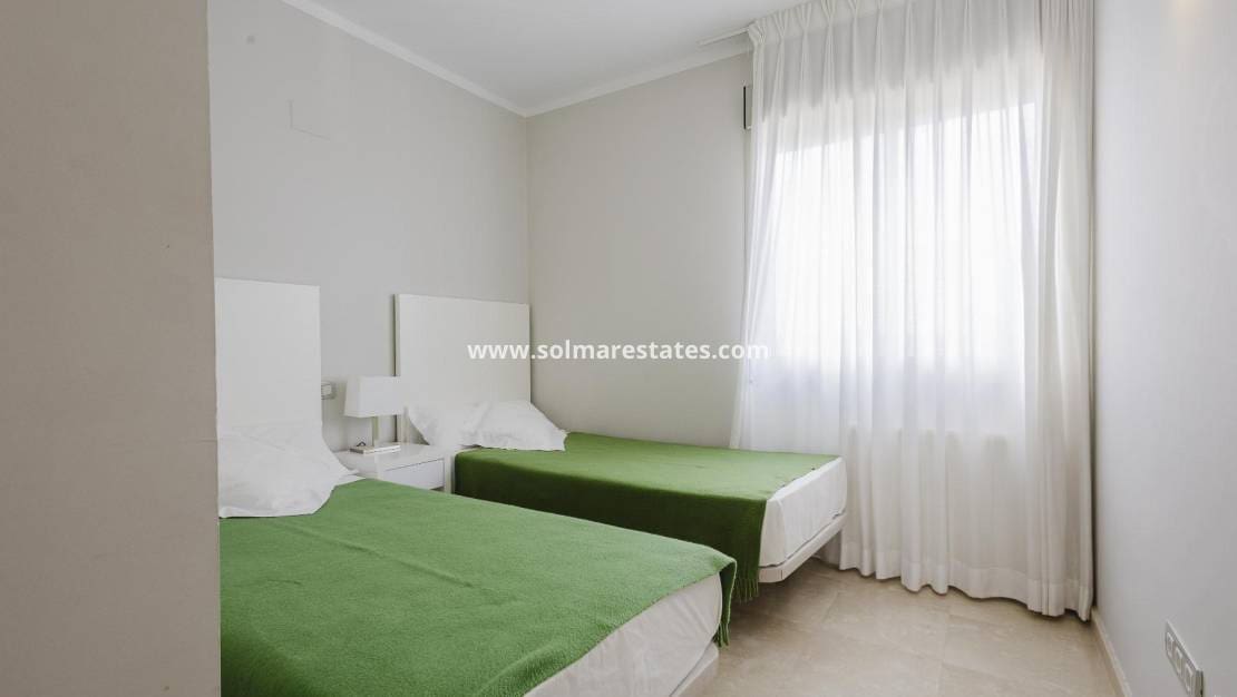 2 chambre Appartement à vendre à Campoamor avec piscine - 315 000 € (Ref: 9844205)