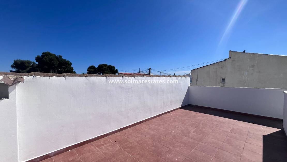 2 bedroom Bungalow for sale in El Limonar with pool - € 139,995 (Ref: 9844639)