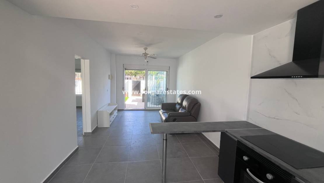 2 bedroom Bungalow for sale in El Limonar with pool - € 139,995 (Ref: 9844639)