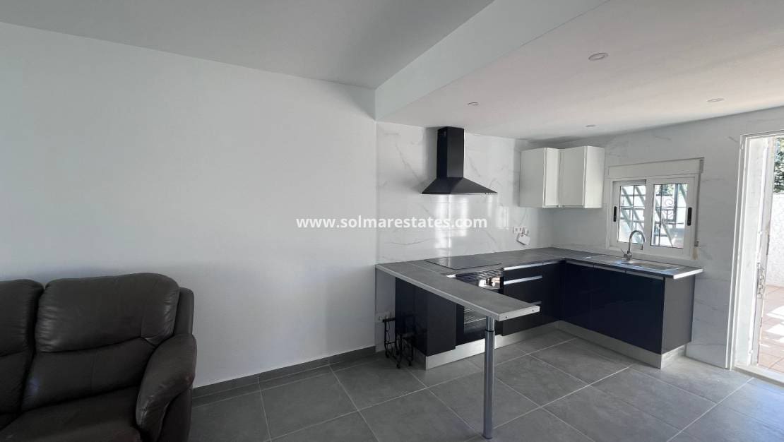2 bedroom Bungalow for sale in El Limonar with pool - € 139,995 (Ref: 9844639)