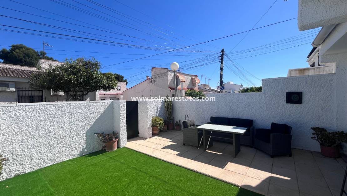 2 bedroom Bungalow for sale in El Limonar with pool - € 139,995 (Ref: 9844639)