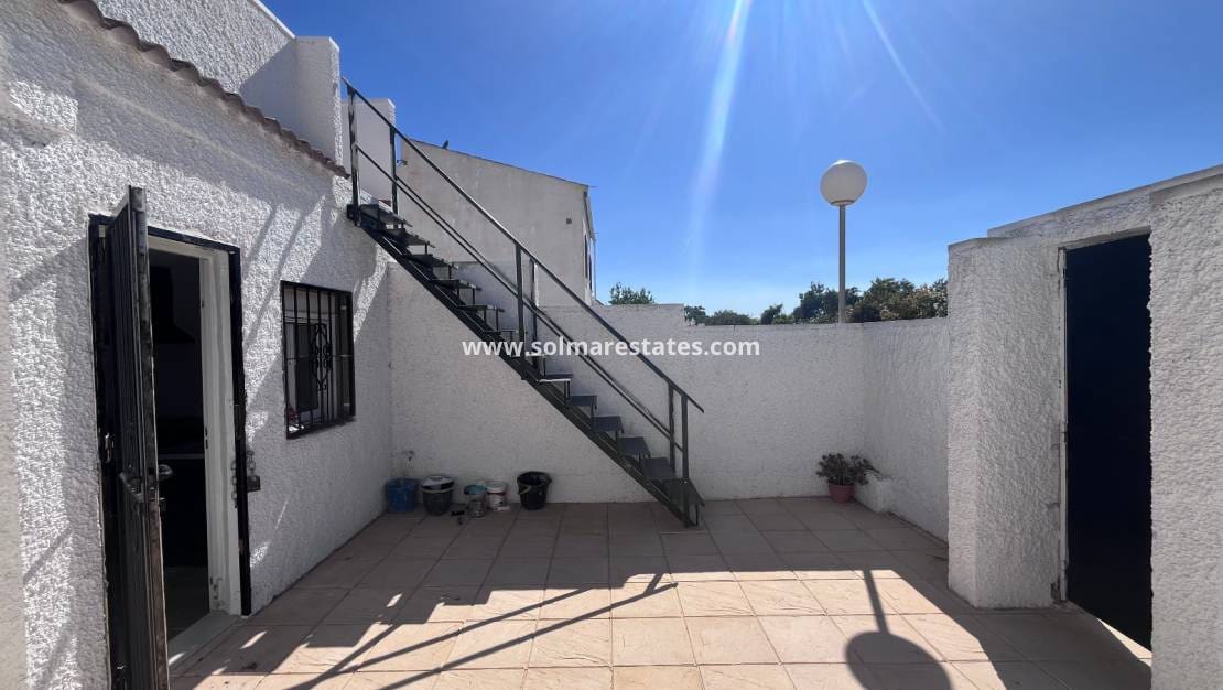 2 bedroom Bungalow for sale in El Limonar with pool - € 139,995 (Ref: 9844639)