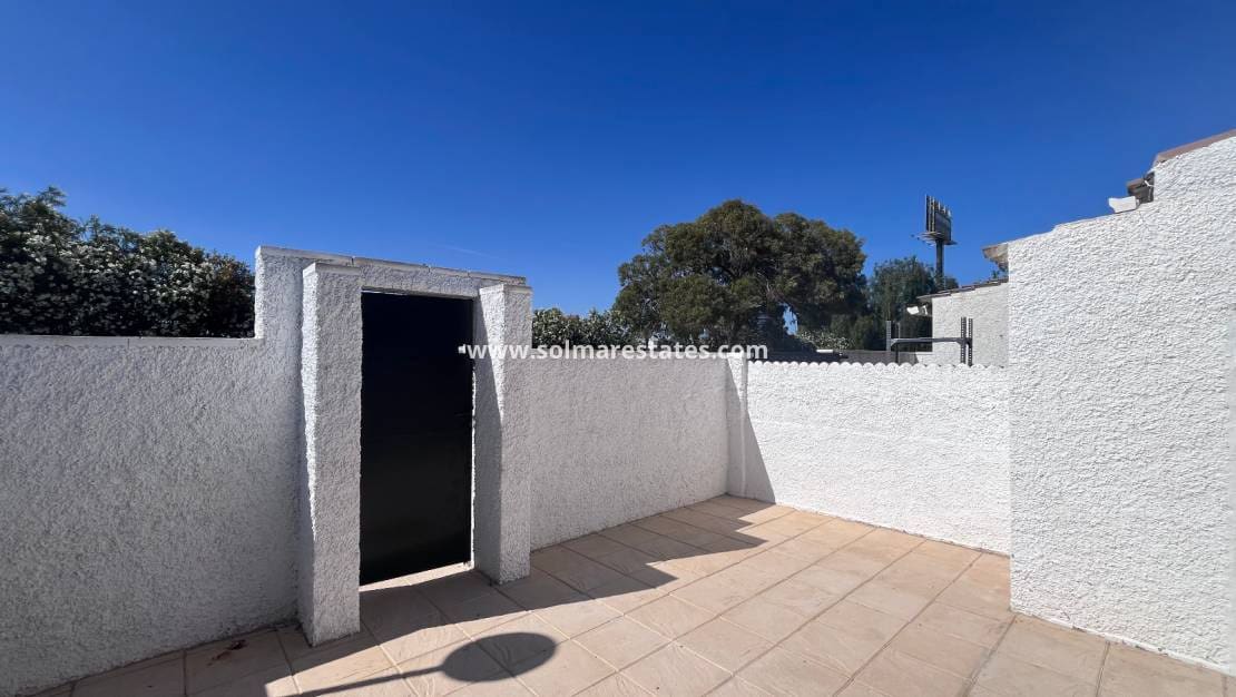 2 bedroom Bungalow for sale in El Limonar with pool - € 139,995 (Ref: 9844639)