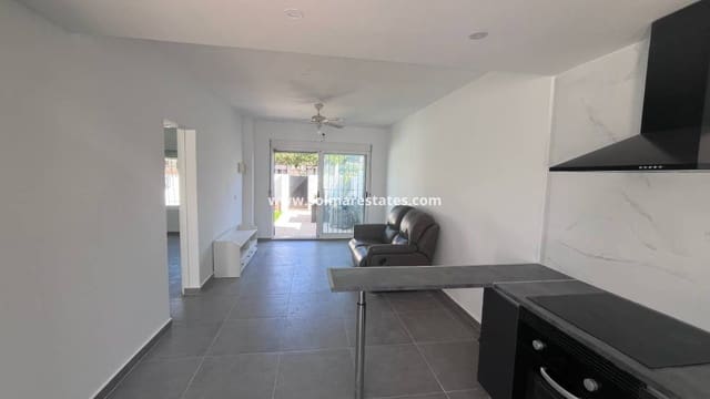 Bungalow de 2 habitaciones en El Limonar, Torrevieja en venta con piscina - 139.995 € (Ref: 9844639)