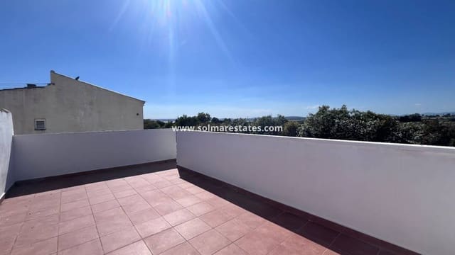 Bungalow de 2 habitaciones en El Limonar, Torrevieja en venta con piscina - 139.995 € (Ref: 9844639)