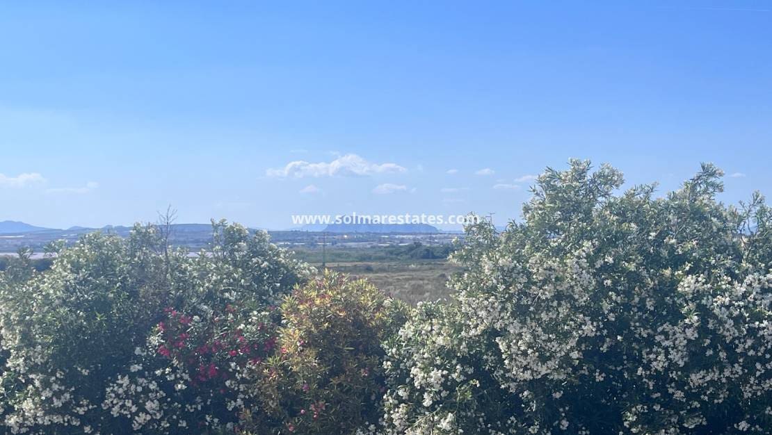 2 bedroom Bungalow for sale in El Limonar with pool - € 139,995 (Ref: 9844639)