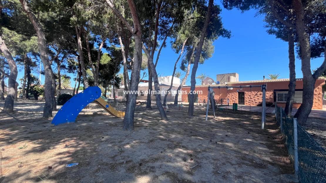2 bedroom Bungalow for sale in El Limonar with pool - € 139,995 (Ref: 9844639)