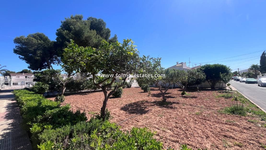 2 bedroom Bungalow for sale in El Limonar with pool - € 139,995 (Ref: 9844639)
