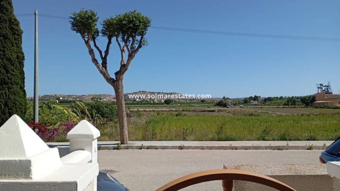 2 soveværelse Lejlighed til salg i Daya Vieja med swimmingpool - € 137.500 (Ref: 9844717)
