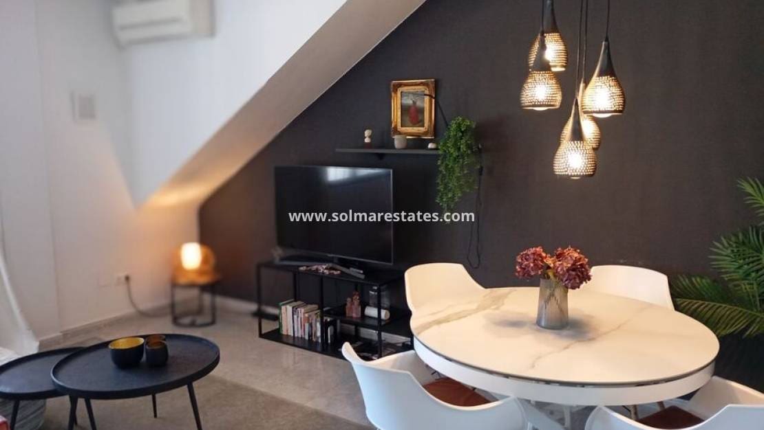 2 soveværelse Lejlighed til salg i Daya Vieja med swimmingpool - € 137.500 (Ref: 9844717)