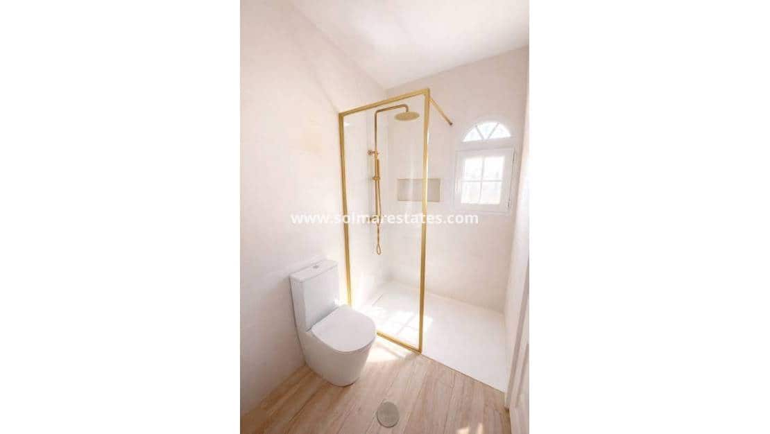 3 slaapkamer Villa te koop in Villamartin met zwembad - € 549.995 (Ref: 9844718)
