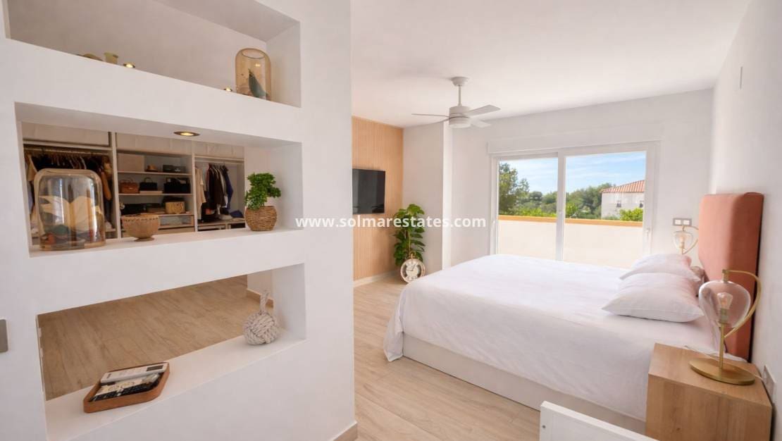 3 slaapkamer Villa te koop in Villamartin met zwembad - € 549.995 (Ref: 9844718)