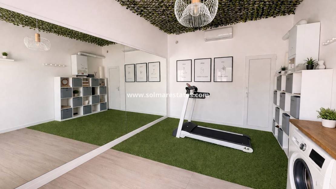 3 slaapkamer Villa te koop in Villamartin met zwembad - € 549.995 (Ref: 9844718)