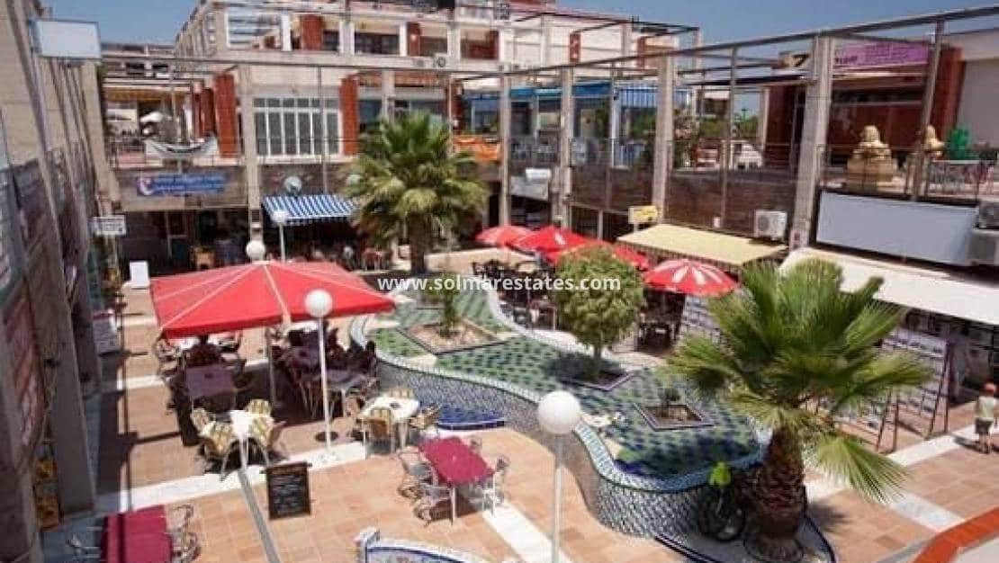 3 slaapkamer Villa te koop in Villamartin met zwembad - € 549.995 (Ref: 9844718)