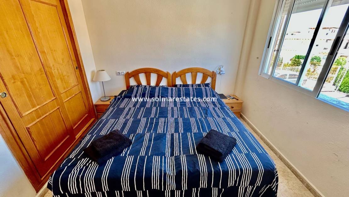 2 makuuhuone Huoneisto myytävänä paikassa La Zenia mukana uima-altaan - 165 000 € (Ref: 9850639)