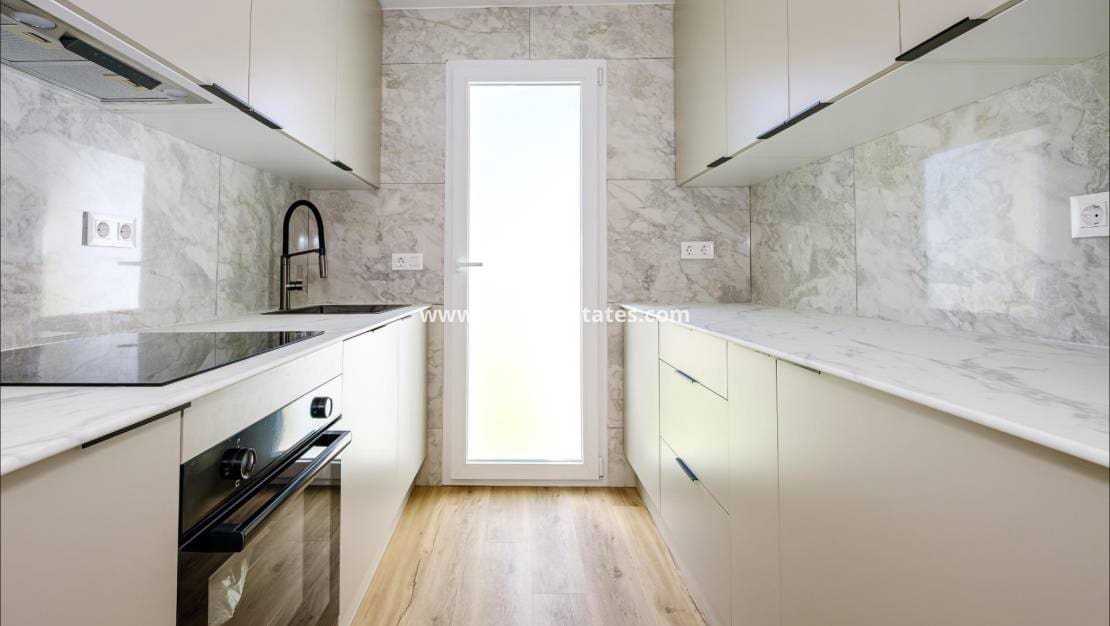 3 soverom Hus til salgs i Villamartin med svømmebasseng - € 239 900 (Ref: 9853016)